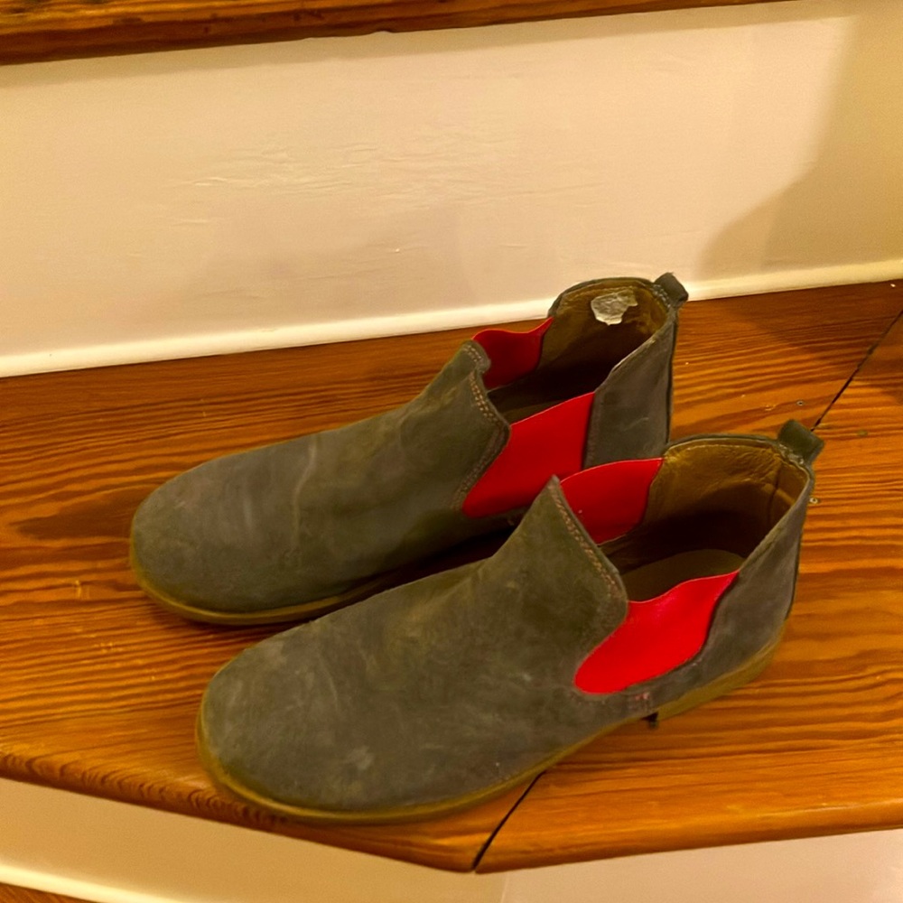 Grey and pink suede dessert booties. EU size 40. Bought in Spain.